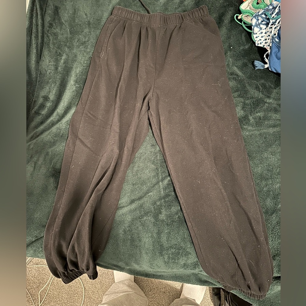 Black joggers - garage